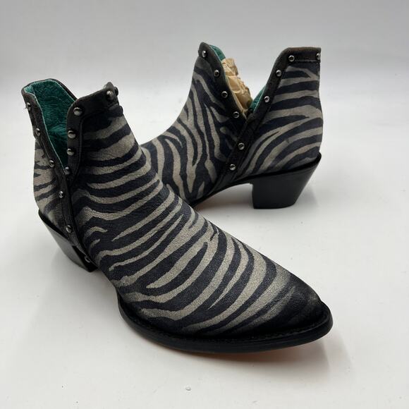 Corral Women’s White & Black Zebra Print Studs J Toe Ankle Boot Size 7.5 M - Picture 7 of 9